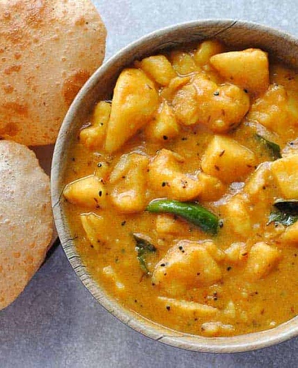Aloo Curry (Indian Potato Curry Recipe)