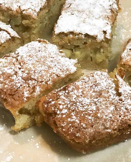 Old Fashioned Fresh Apple Cake