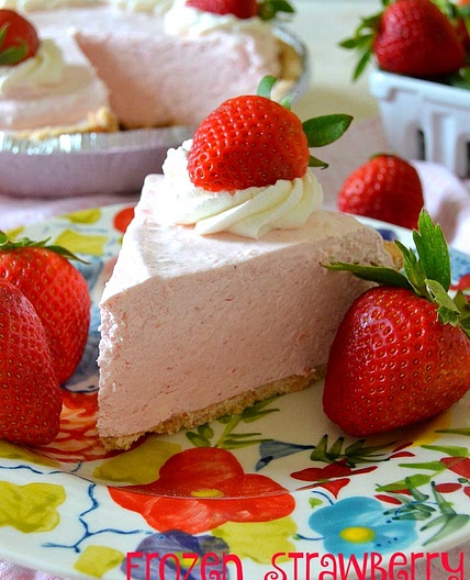 No-Bake Frozen Strawberry Daiquiri Pie