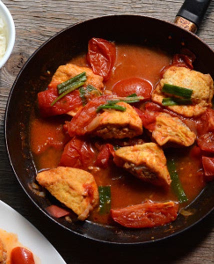 Pork-Stuffed Tofu In Tomato Sauce (Đậu Hũ Dồn Thịt Sốt Cà Chua)