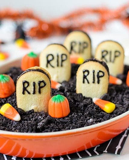 Graveyard Chocolate Cheesecake Dip