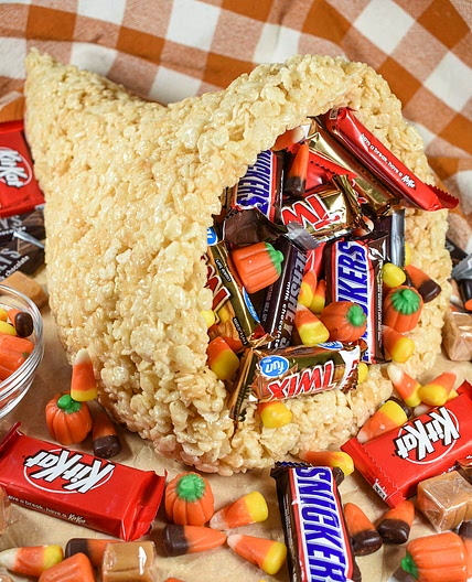 Thanksgiving Cornucopia Centerpiece (Krispie Treat Cornucopia)