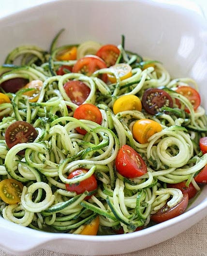 Raw Spiralized Zucchini Noodles with Tomatoes and Pesto