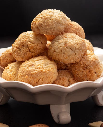 Amaretti Cookies Italian Almond Cookies