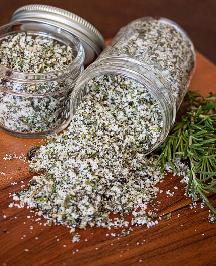 Fresh Herbs, Garlic and Salt Rub