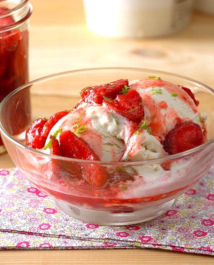 Cinnamon-Strawberry Sundaes