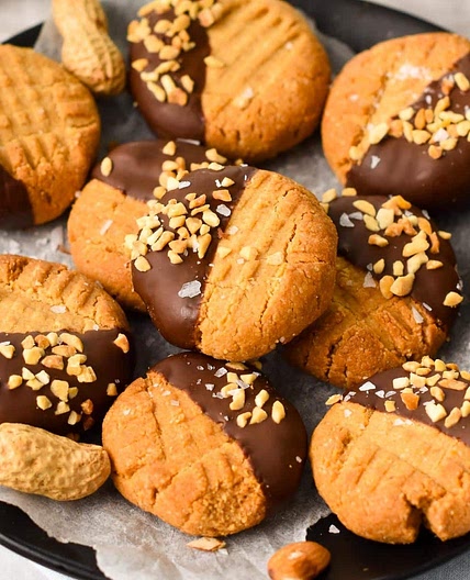 Almond Flour Peanut Butter Cookies