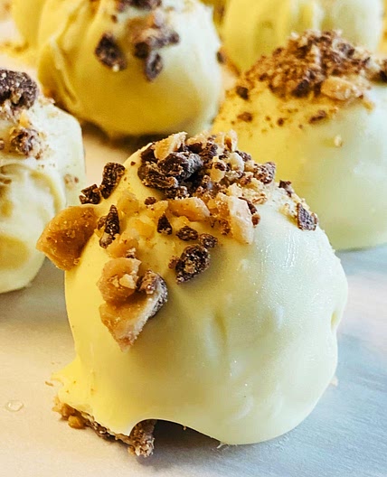 Apple Cheesecake Balls