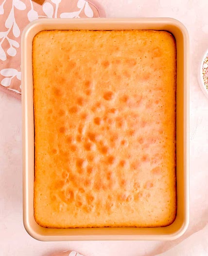 Easy Vanilla Sheet Cake (in a 9"x13" pan!)