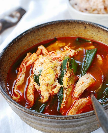 Dakgaejang (Spicy Chicken Soup with Scallions)