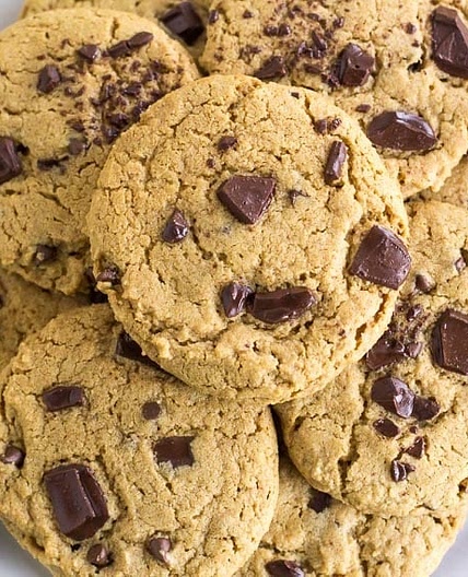 Low FODMAP Chewy Peanut Butter Chocolate Chunk Cookies