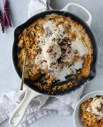 Pumpkin Skillet Cobbler