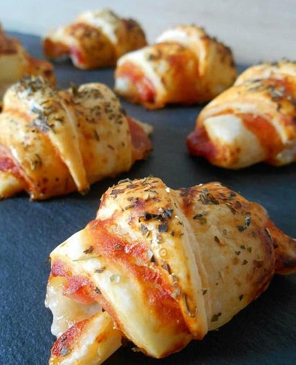 Croissants apéritifs façon pizza