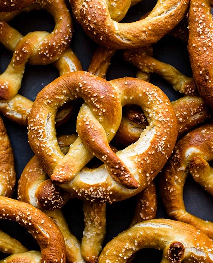 Easy Homemade Soft Pretzels