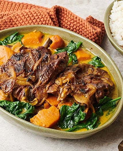 Lamb, kūmara and spinach coconut curry