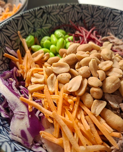Poke - Roasted duck, carrots, beetroots and cabbage