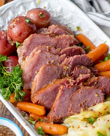 Slow Cooker Corned Beef and Cabbage