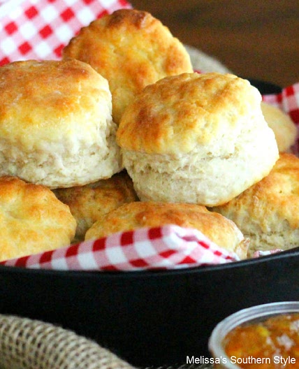 Fluffy Southern Buttermilk Biscuits