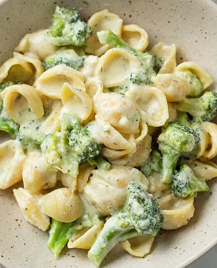 Brocoli cream pasta