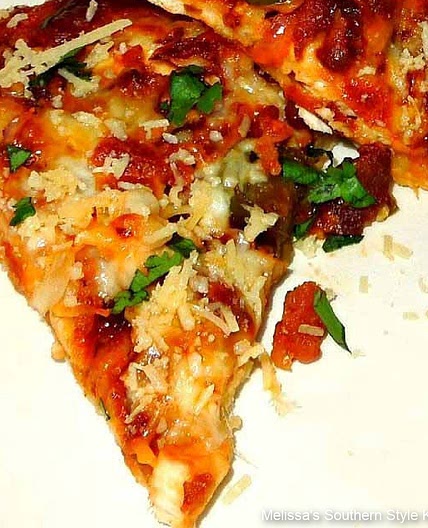 Barbecue Chicken and Bacon Pizza