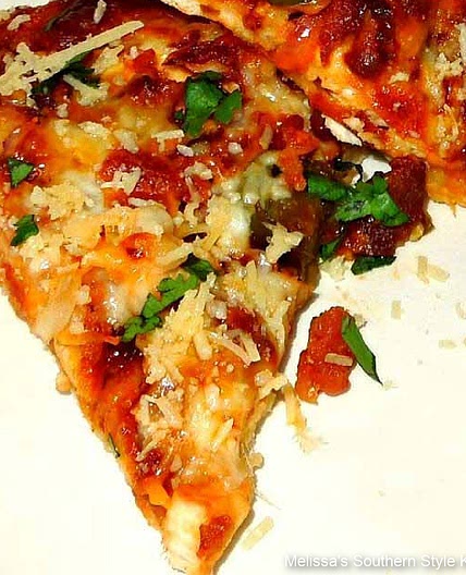 Barbecue Chicken and Bacon Pizza