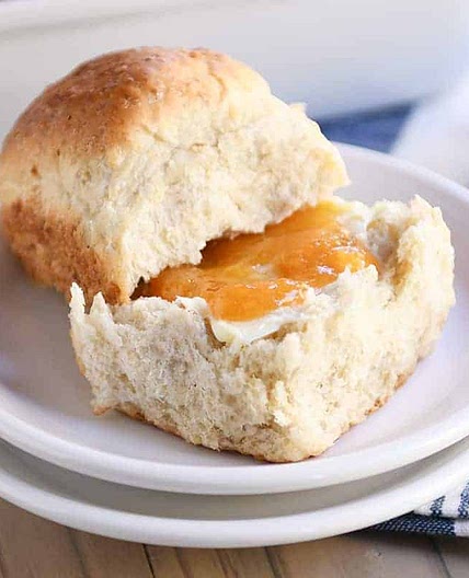 Fluffy Honey Oat Dinner Rolls