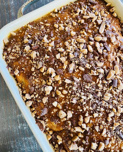 Easy Caramel Apple Cake