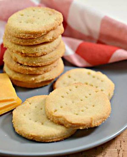 5 Ingredient Keto Crackers
