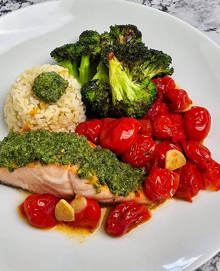 Salmon With Pesto and Garlic Tomatoes