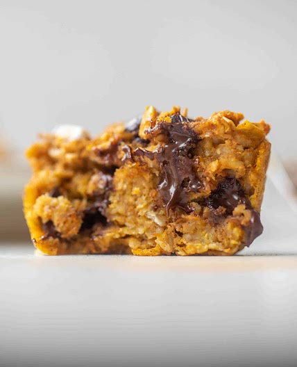 Pumpkin Cheesecake Baked Oatmeal Cups