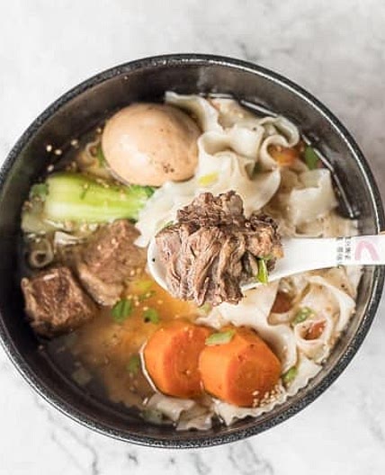 Slow Cooker Asian Beef Noodle Soup