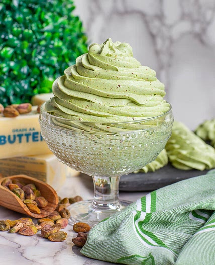 How to Make Pistachio Buttercream Frosting (video)