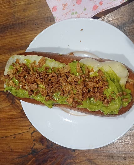 Hot-dog avocat fromage creespy