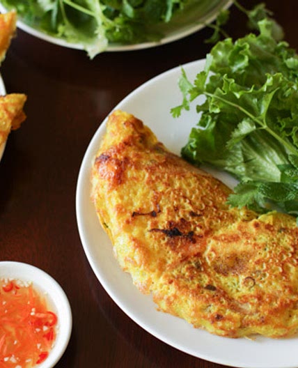 Bánh Xèo (Vietnamese Sizzling Pancakes / Crepês)
