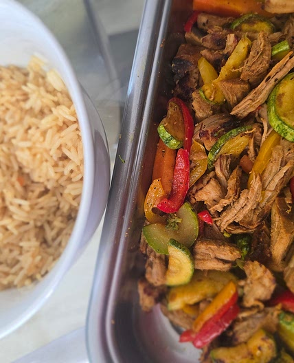 Stir-fry Light de Filé Suíno com Legumes e Arroz Branco