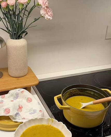 شوربة عدس ( Lentil soup )