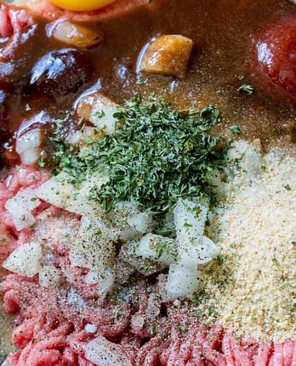 Mac and Cheese Stuffed Meatloaf