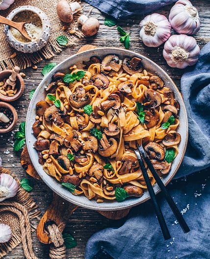 Schnelle Nudel-Pilz-Pfanne