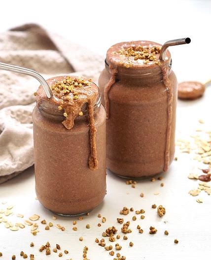 Chocolate Smoothie (that’ll actually keep you full)