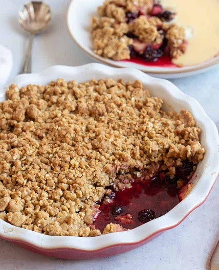 Easy Apple and Blackberry Crumble Recipe