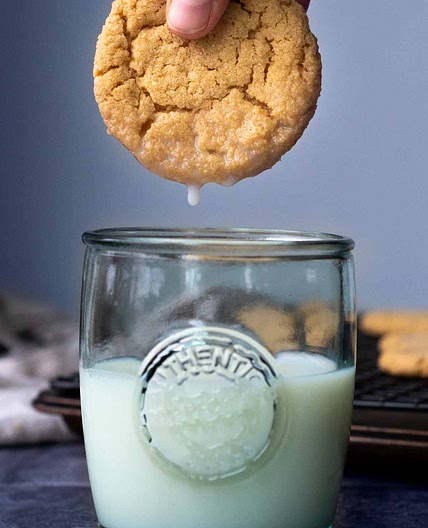 Almond Flour Peanut Butter Cookies