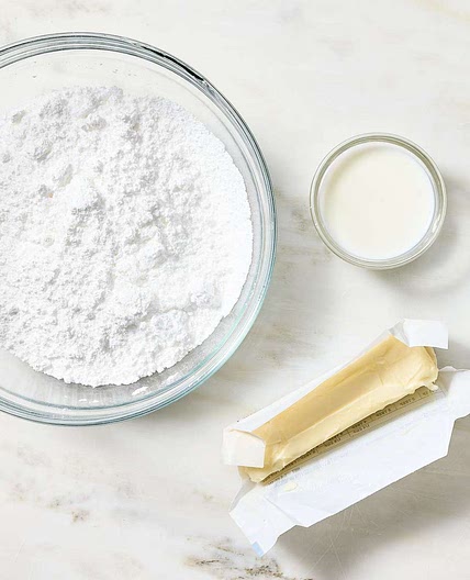 Quick and Almost-Professional Buttercream Icing