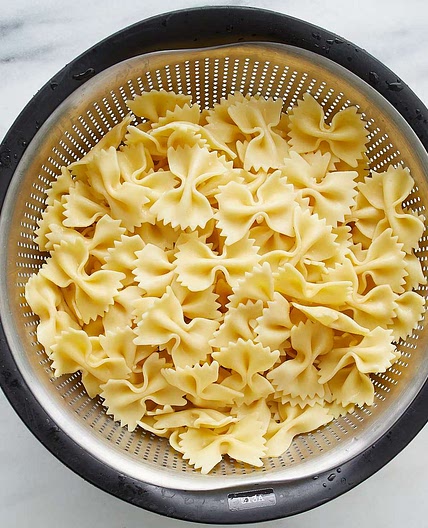 Bow Ties with Sausage, Tomatoes, and Cream