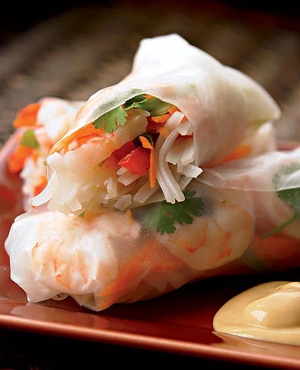 Versatile Shrimp and Mango Summer Roll Recipe