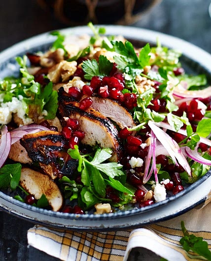 Chicken, burghul and pomegranate salad
