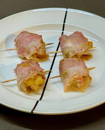 Sweet and salty pineapple bites