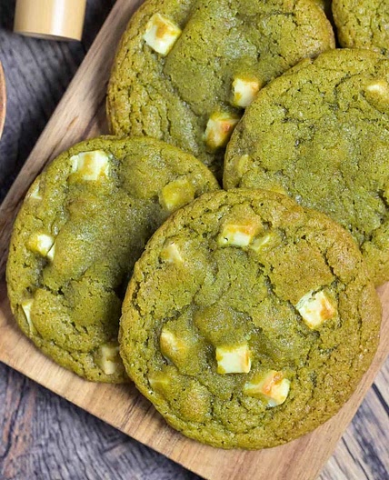 Matcha and White Chocolate Chip Cookies