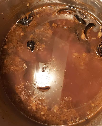 Mussles in tomato sauce