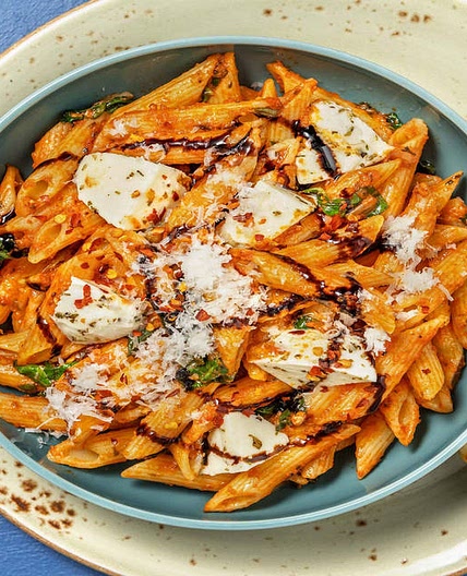 Sun-Dried Tomato Pesto and Spinach Penne with Marinated Mozzarella and Garlic Ciabatta