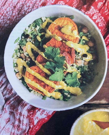 Spicy Bowls with Curry and Pecan Sauce